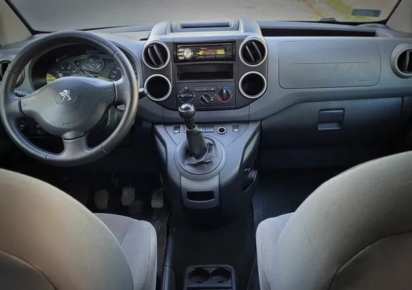 Peugeot Partner cena 23000 przebieg: 250000, rok produkcji 2014 z Otwock małe 67